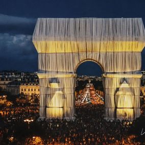 L'Arc de Triomphe, Wrapped, by Night