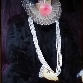 The Countess of Shrewsbury at Hardwick Hall with Bubblegum, swallow tattoo and Pearl Necklace (1590) photobombed by Remy Ma