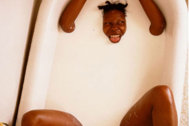 Annie Leibovitz, Whoopi Goldberg, Berkeley, California, 1984, L'une des 10 meilleures photos de Leibovitz proposées par Artsper.