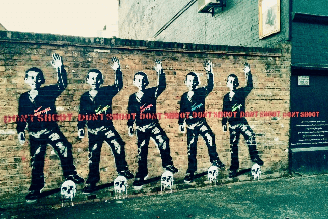 Bambi, Don’t Shoot - Londres. Source : streetartistbambi.com