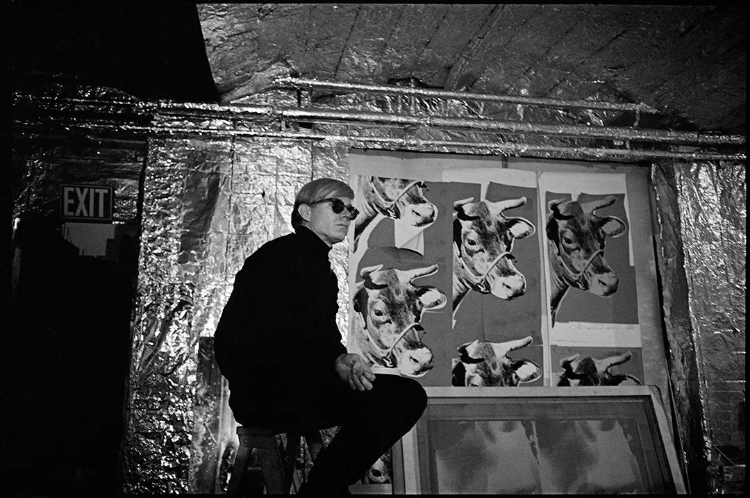 Artistes qui délèguent leur travail : usurpation ou tradition ?