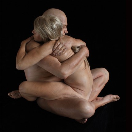 embrace mar sijan sculpture hyperréaliste