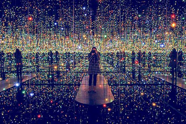 Image décorative: 25 Œuvres contemporaines à connaître absolument: Yayoi Kusama, Infinity Mirror Room, 1965